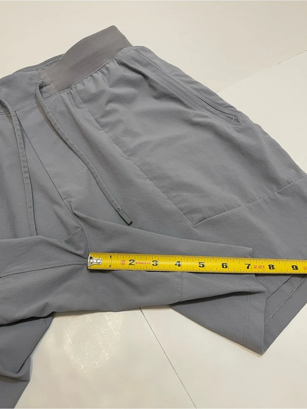 Lululemon Men's License to Train Athletic Shorts - Gray Size M
